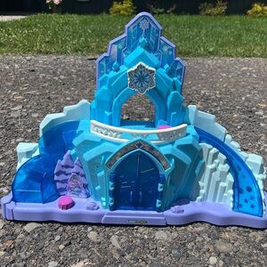 Little People Frozen Castle Playset - Blue and Purple